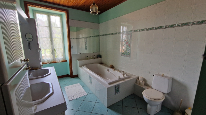 BELLE MAISON A ETAGE